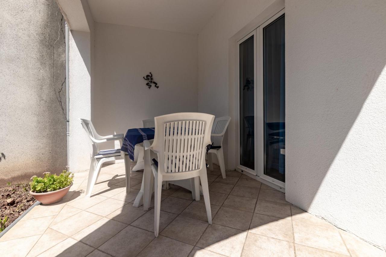 Apartments With A Parking Space Ivan Dolac, Hvar - 15784 Exterior foto
